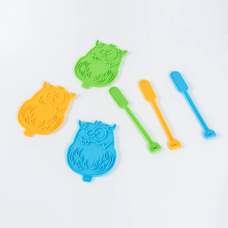 Cartoonvormig plastic klepelspeelgoed